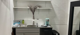 “Cozy Studio Retreat with Private Entrance & Parking near NYC -Westchester Gem!"