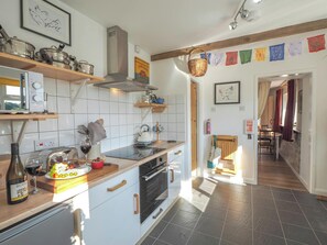 Kühlschrank, Mikrowelle, Ofen, Toaster