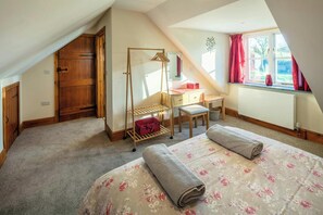 4 soverom, strykejern/-brett, reiseseng for barn og wi-fi (inkludert)