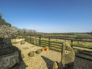 Property grounds - Y Beudy, Crymych - Three Bedroom Cottage, Sleeps 7 (Crymych)