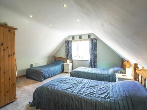 3 bedrooms, free WiFi, bed sheets