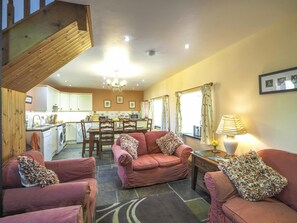 Smart TV, DVD player - Y Beudy, Crymych - Three Bedroom Cottage, Sleeps 7 (Crymych)