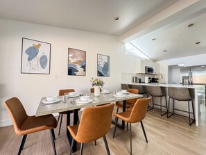 Dining - Enchanting Escape with Playground near Disneyland (Anaheim)