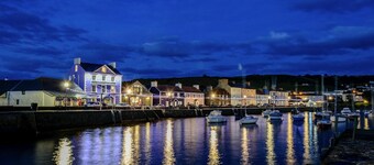 Y Bwthyn, Aberaeron - Two Bedroom Cottage, Sleeps 4