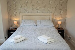 4 bedrooms, iron/ironing board, free WiFi, bed sheets - Glenydd, Aberporth - Four Bedroom Cottage, Sleeps 7 (Rhydlewis)