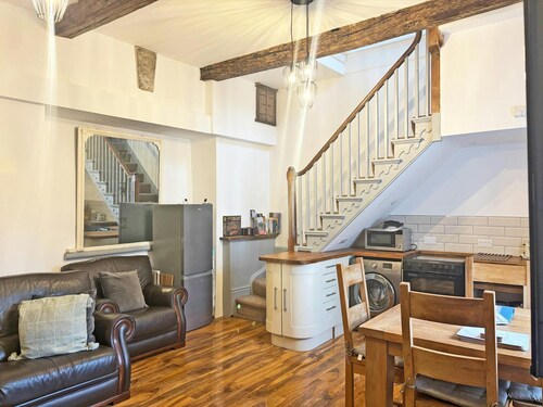 Seymour, Johnston - Two Bedroom Cottage, Sleeps 4