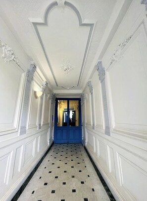 Interior - Notre Dame and Seine River View (Paris)