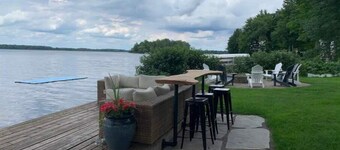 Rideau Lake cottage with hot tub & sunsets