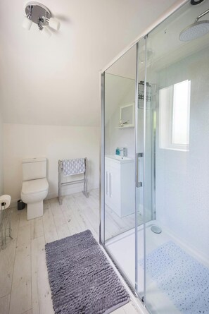 Towels - Harbour View, Fishguard (Goodwick)