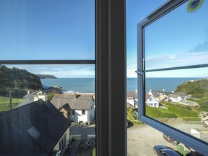 Interior - Golygfa Mor, Tresaith (Tresaith)