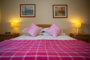3 bedrooms, free WiFi, bed sheets