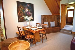 Dining - Y Bwthyn, Fishguard - Three Bedroom Cottage, Sleeps 6 (Saint Nicholas)