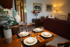 Dining - Y Bwthyn, Fishguard - Three Bedroom Cottage, Sleeps 6 (Saint Nicholas)