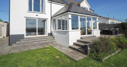 Pentir, Gwbert - Four Bedroom Cottage, Sleeps 7