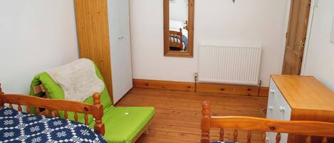 2 عدّة غرف نوم وواي فاي مجانًا وملاءات أسرّة