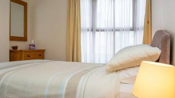 6 bedrooms, free WiFi, bed sheets