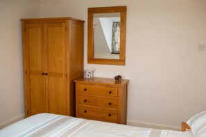 6 bedrooms, free WiFi, bed sheets