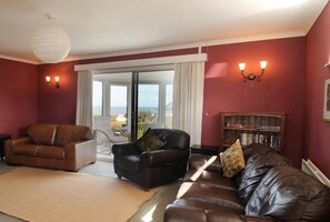 Una televisión, un reproductor de DVD