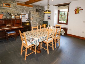 Dining - Parrog Stores (Newport)