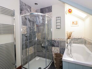 Cottage | Kamar mandi | Shower