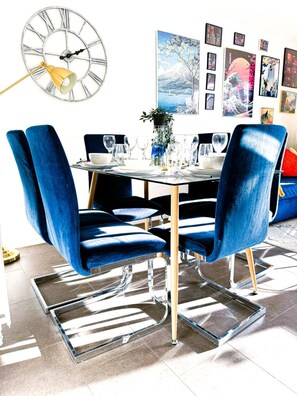 House | Dining - 3bed House For Contractors/large Group Sleep Upto9 (Birmingham)