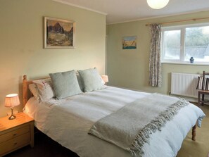 5 soverom, wi-fi (inkludert) og sengetøy