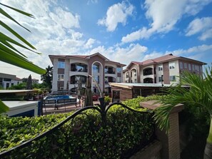 Exterior - Spacious 3 Bedroom Serviced Apartment near Airport (Accra)