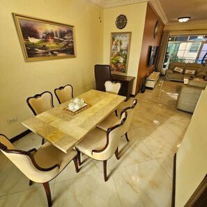 Dining - Luxurious 2 bedroom Apartment (Accra)
