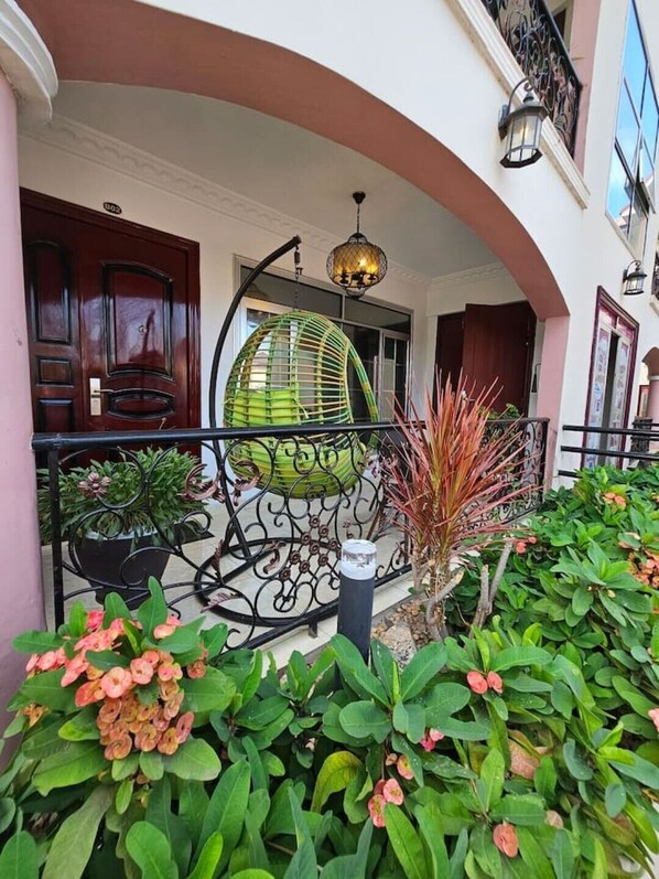 Exterior detail - Luxurious 2 bedroom Apartment (Accra)