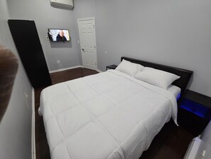 1 habitación, tabla de planchar con plancha, wifi y ropa de cama 