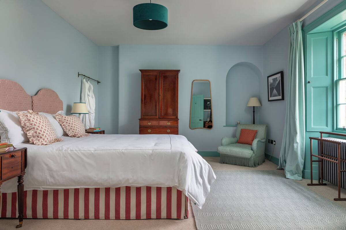 Luxury House | 11 bedrooms, iron/ironing board, free WiFi, bed sheets