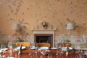 Luxury House | Ruang makan