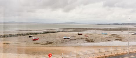 Una playa cerca