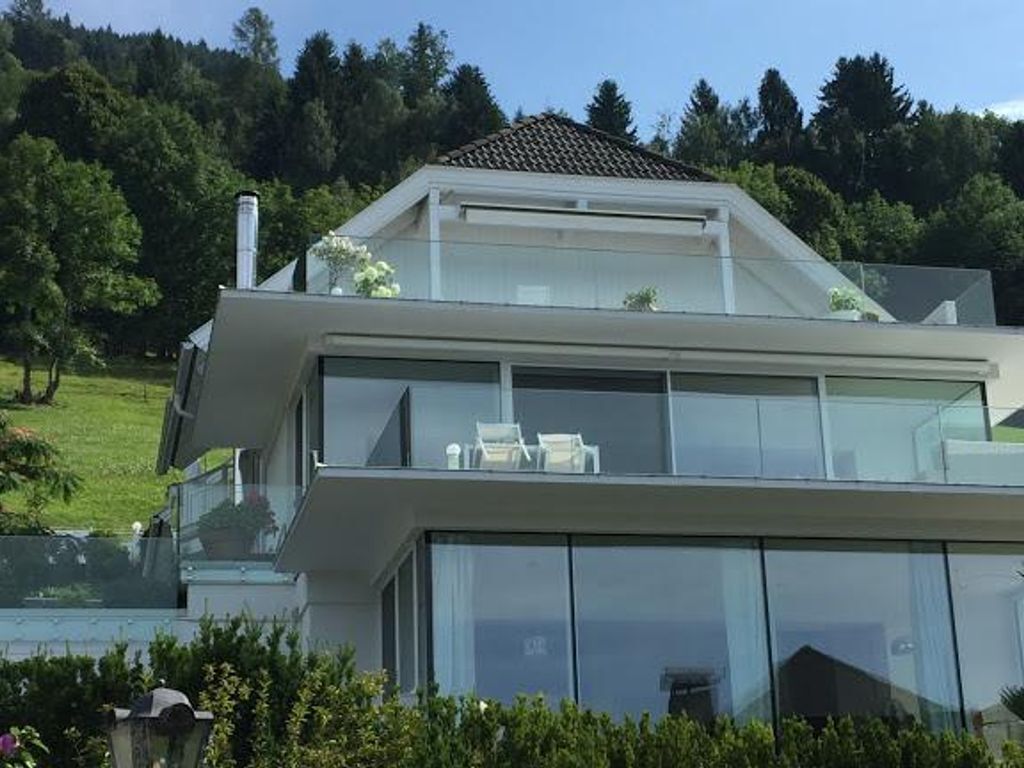 Weisse Villa am Millstätter See