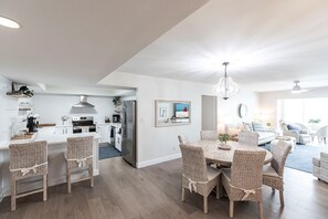 Interior - 1055-106 Fully Renovated Condo in Paradise (Siesta Key)