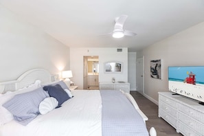 2 bedrooms, internet, bed sheets - 1055 -106 Premium Unit (Siesta Key)
