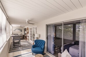 Dining - 1055-206 -Standard Plus - High-Rise Luxury 75 Yards From the Shore (Siesta Key)
