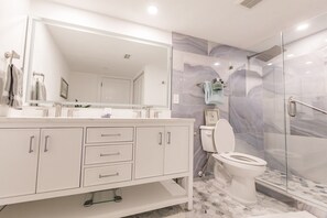 Bathroom - 1055-207 - Standard Plus - Relax with a Picturesque Pond View (Siesta Key)