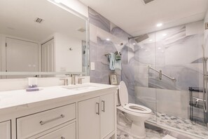 Bathroom - 1055-207 - Standard Plus - Relax with a Picturesque Pond View (Siesta Key)