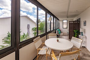 Dining - 1055-207 - Standard Plus - Relax with a Picturesque Pond View (Siesta Key)