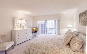 2 bedrooms, Internet, bed sheets - 1055-207 - Standard Plus - Relax with a Picturesque Pond View (Siesta Key)