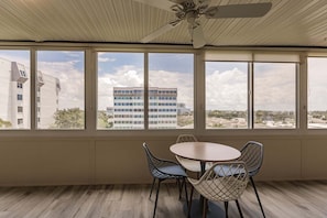 Dining - 1055-506 Standard Unit (Siesta Key)