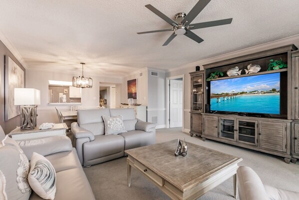 TV - 1055-805 - Standard Plus - 8th Floor Condo with Abundant Light (Sarasota)