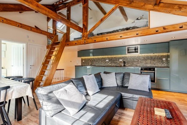 Apartment | Living area | TV