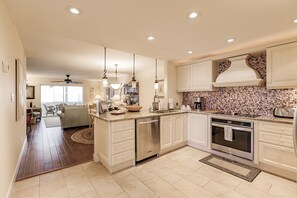 Cookware/dishes/utensils