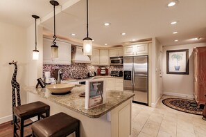 Kochgeschirr/Geschirr/Besteck