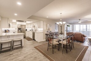 Interior - 1080-702 -Standard Plus - Escape to Tropical Tranquility (Siesta Key)