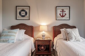 2 bedrooms, internet, bed sheets