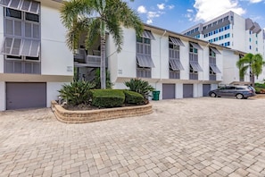 Exterior - 1081 PD - Standard Plus - Unwind in Our Spacious Townhome Oasis (Siesta Key)