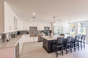 Cookware/dishes/utensils - 1125-102 - Premium Plus - Experience Our Exquisitely Remodeled Condo (Siesta Key)